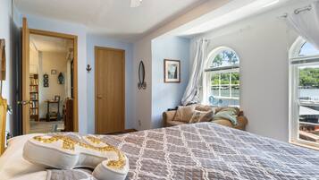 Cottage, Multiple Beds, Patio (Indian Creek Retreat) | 2 bedrooms, individually decorated, individually furnished, bed sheets