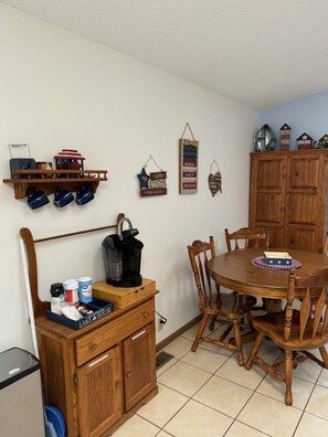 코티지, 침대(여러 개), 파티오 (Indian Creek Retreat) | 다이닝