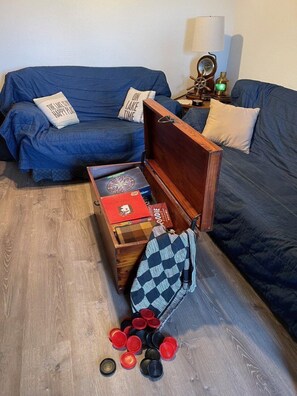 村舍, 多张床, 露台 (Indian Creek Retreat) | 起居区