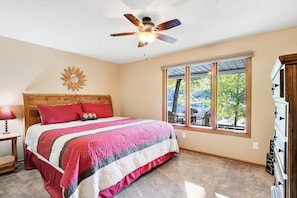 House, Multiple Beds, Patio (Gilly's Retreat)