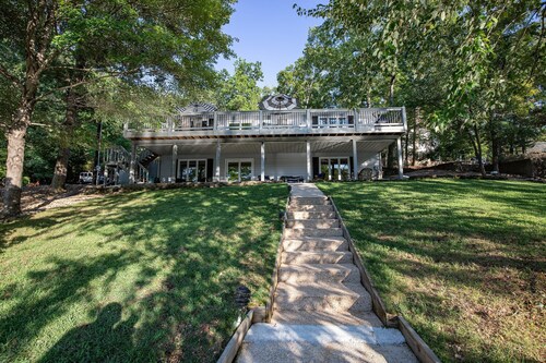 Ideal Cove With Amazing Dock, Kayaks & Fire Pit