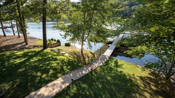 House, Multiple Beds, Patio (Gilly's Retreat) | Lake view