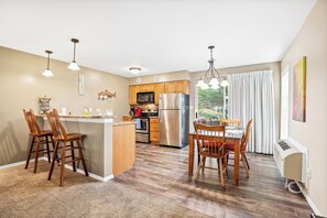 キャビン ベッド (複数台) プールアクセス (Lake Life Livin) | 専用キッチン