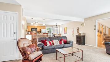 Cabin, Multiple Beds, Pool Access (Lake Life Livin) | Living area