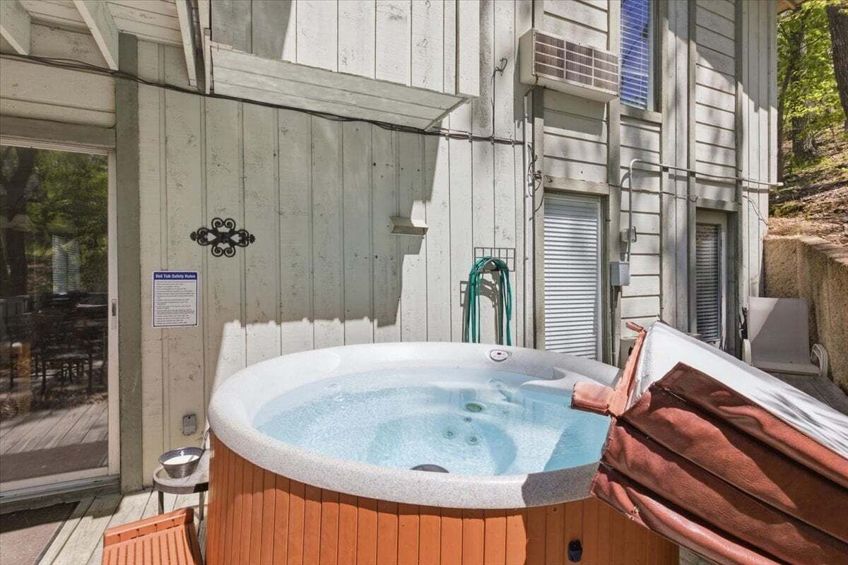 Cabin, Multiple Beds, Pool Access (Lake Life Livin) | Outdoor spa tub