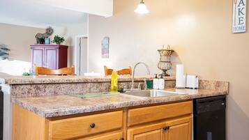 Cabin, Multiple Beds, Pool Access (Lake Life Livin) | Private kitchen