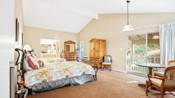 小屋, 多张床, 使用泳池 (Lake Life Livin) | 3 多间卧室、特色装修、特色家居、床单