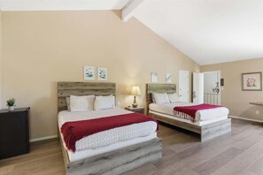 Cabin, Multiple Beds, Pool Access (Lake Life Livin) | 3 bedrooms, individually decorated, individually furnished, bed sheets