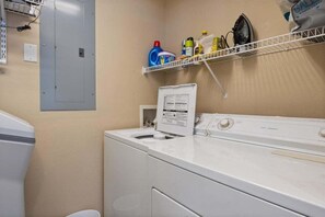 Laundry - Main Channel Views, Screened Porch, Pool & Boat Slip (Lake Ozark)