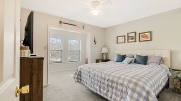 House, Multiple Beds, Patio (The Lookout) | 3 bedrooms, individually decorated, individually furnished, bed sheets