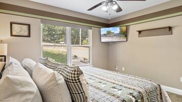 Casa, várias camas, banheira de imersão (Eagle Ridge) | 4 quartos, individualmente decorados, individualmente mobiliados