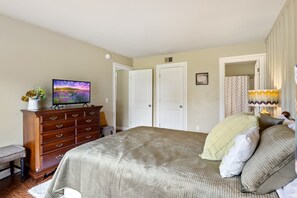 Hus - flere senge - adgang til pool - udsigt til have (Relaxation Haven) | 2 soveværelser