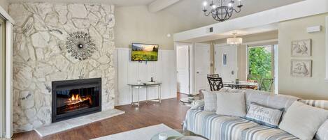 House, Multiple Beds, Pool Access, Garden View (Relaxation Haven) | Living area