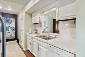 Hus, flere senger, adgang til basseng, hageutsikt (Relaxation Haven) | Innvendig