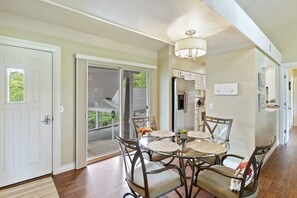 Casa, letti multipli, accesso alla piscina, vista giardino (Relaxation Haven) | 2 camere, con stile personalizzato, con arredamento individuale