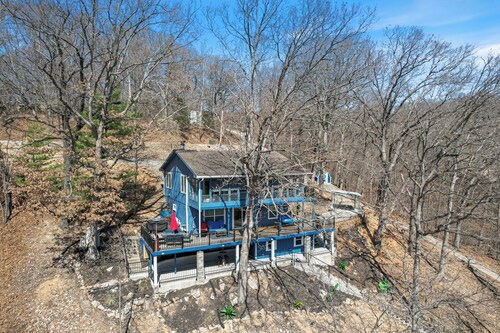 Spacious Home & Lake Access, Lake Views Throughout