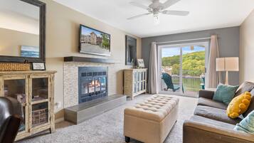 Condo, Multiple Beds, Balcony (Wheel House Lake House) | Living area