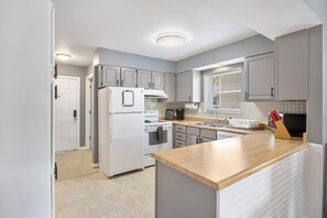 Condo, Multiple Beds, Balcony (Wheel House Lake House) | Private kitchen