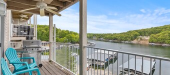 Great Views and Pool Next to Docknockers!