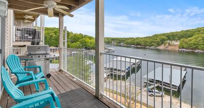 Great Views and Pool Next to Docknockers!