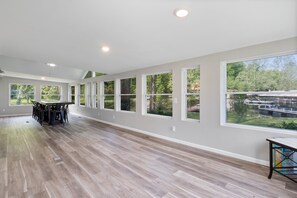 Nhà, nhiều giường, bồn tắm nước nóng (The Great Escape) | 5 phòng ngủ, trang trí khác biệt 