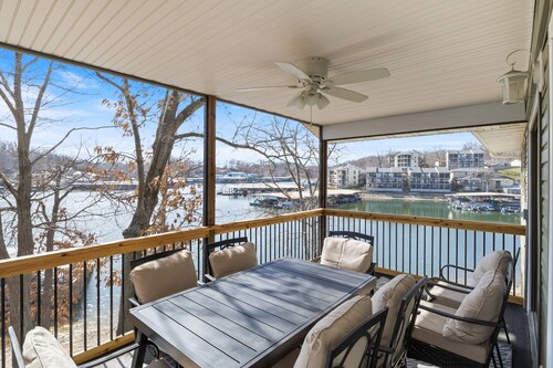 Spacious, Central Location, Fire Pit, Boat Slip