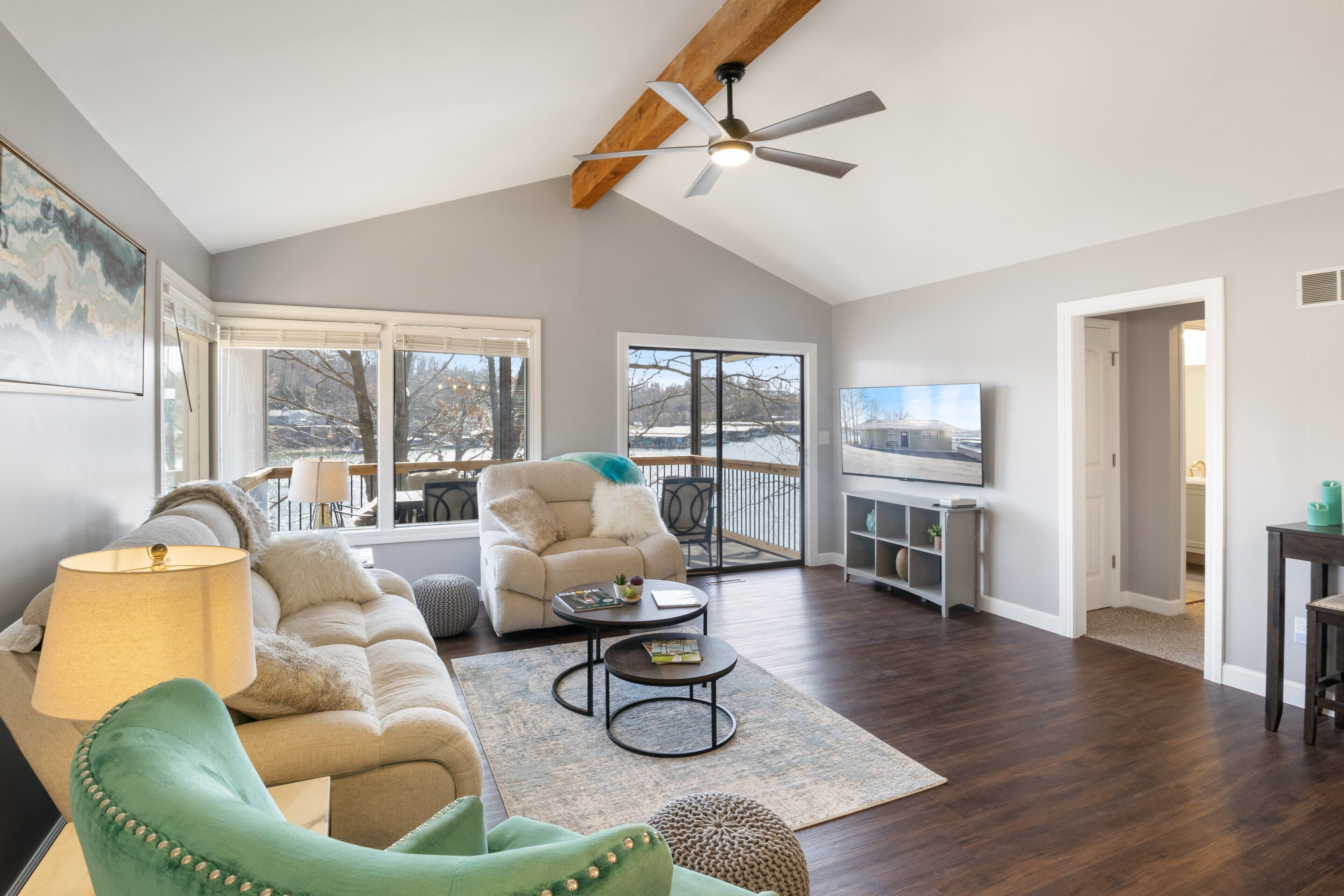 Hus, flere senger, terrasse (Sunrise Shores) | Oppholdsområde