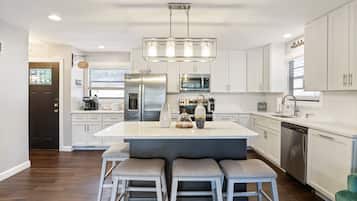 Maison, plusieurs lits, patio (Sunrise Shores) | Cuisine privée