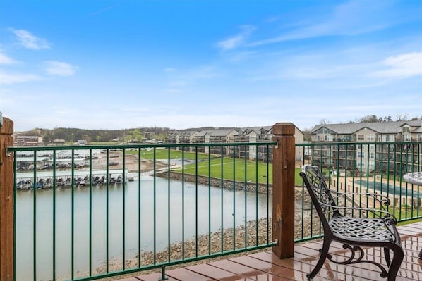 Lejlighed - flere senge - adgang til pool (Reel Retreat) | Udsigt fra værelset