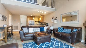 Condo, nhiều giường, có thể sử dụng hồ bơi (Reel Retreat) | Khu phòng khách