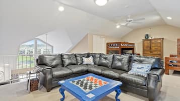 公寓式客房, 多张床, 使用泳池 (Reel Retreat) | 起居区