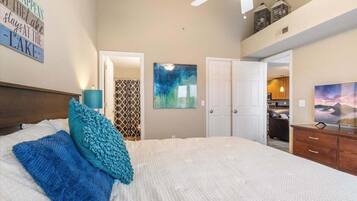 Condo, Multiple Beds, Pool Access (Reel Retreat) | 2 bedrooms, individually decorated, individually furnished, bed sheets