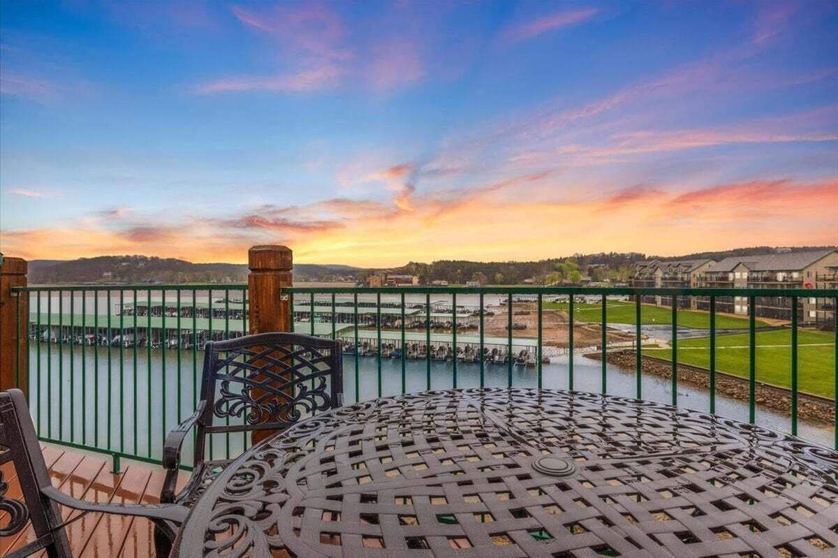 Condo, nhiều giường, có thể sử dụng hồ bơi (Reel Retreat) | Khu ẩm thực ngoài trời