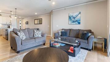 Condo, Multiple Beds, Patio (Lookout Lodge) | Living area