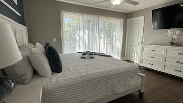 Condo, varias camas, patio (Castaway Cove Unit 1) | 3 habitaciones