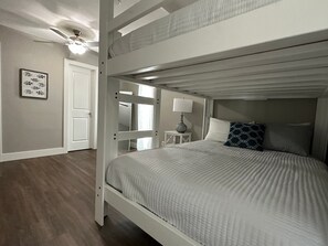 Condo, Multiple Beds, Patio (Castaway Cove Unit 1) | 3 bedrooms, individually decorated, individually furnished, bed sheets