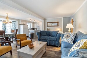 Ferienhaus, Mehrere Betten, Terrasse (Family Ties) | Wohnbereich