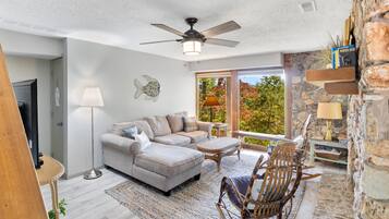 Huis, Meerdere bedden, terras (Woodmont Point) | Woonruimte