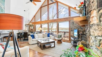 House, Multiple Beds, Patio (Woodmont Point) | Living area