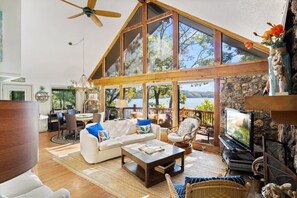 獨棟房屋, 多張床, 庭院 (Woodmont Point) | 起居區