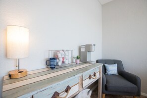 Casa, varias camas, patio (Vista Del Lago) | Interior