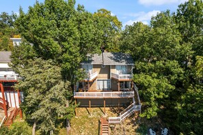 Exterior - Amazing Views Close to the Strip - Private Dock! (Lake Ozark)