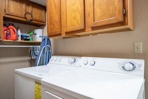 House, Multiple Beds, Patio (Vista Del Lago) | Laundry