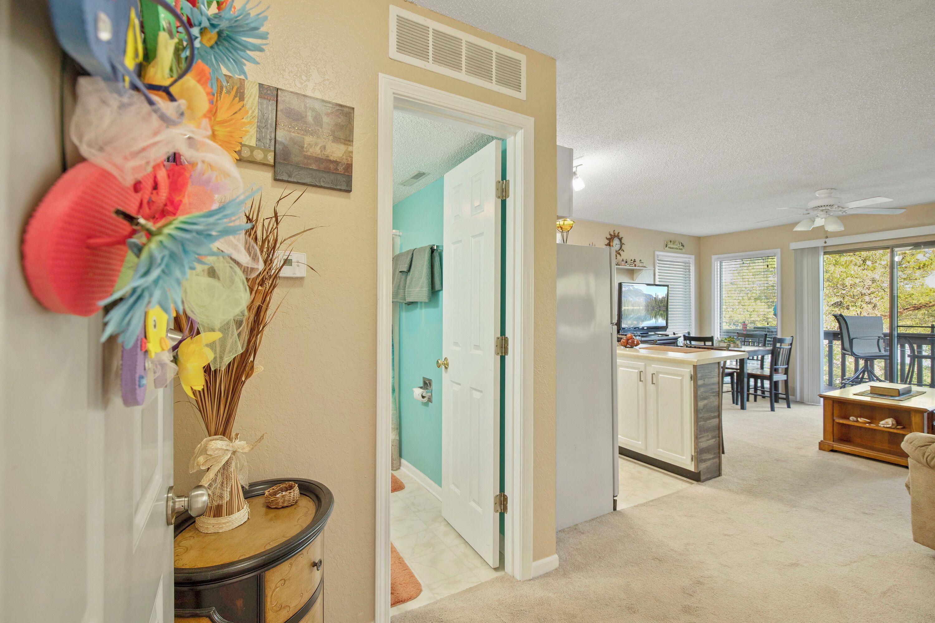 コンドミニアム クイーンベッド 1 台ソファーベッド付き パティオ (AJ's Pura Vida) | 内装