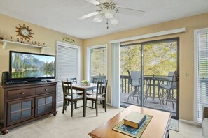 Lejlighed - 1 queensize-seng med sovesofa - terrasse (AJ's Pura Vida) | Opholdsområde