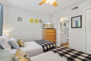 Huoneisto, useita sänkyjä, parveke (Sunset Spectacular) | 2 makuuhuonetta, yksilöllisesti sisustettu, yksilöllisesti kalustettu