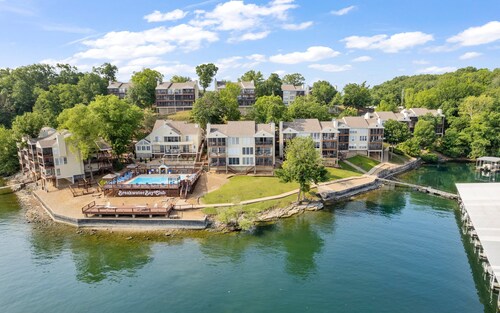 Dream Condo With Perfect Location for All The Fun!