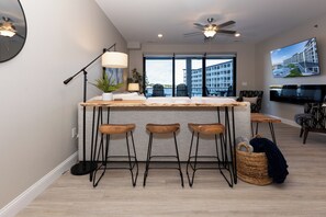 Condo, várias camas, acesso à piscina (Acres Away II) | Parte interna