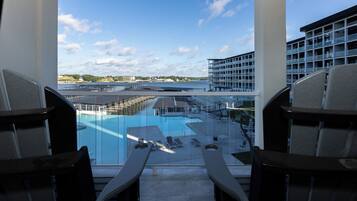 Bloc d'apartaments, diversos llits, accés a la piscina (Acres Away II) | Vista des de l'habitació