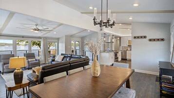 4 bedrooms, individually decorated, individually furnished, bed sheets